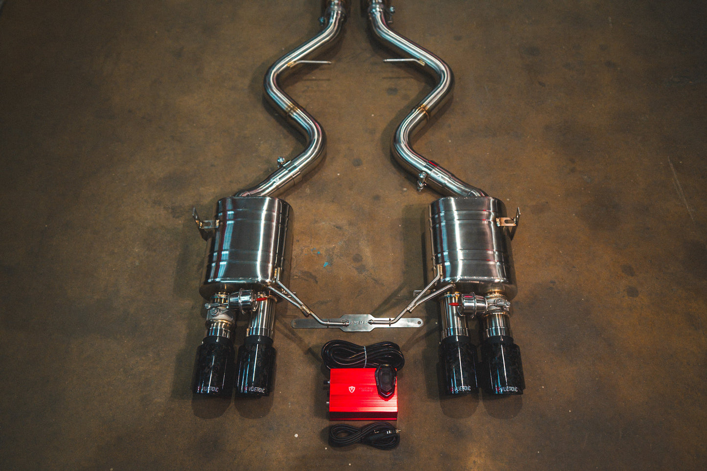 BMW E9x M3 Valved Sport Exhaust System (V2) - BMW.E9X.M3.AXL.BR.BRSH-BMW.E9X.M3.AXL.BR.BRT-BMW.E9X.M3.AXL.BR.BLK-BMW.E9X.M3.AXL.BR.RC-BMW.E9X.M3.AXL.BR.FC- DRIVEN - 27