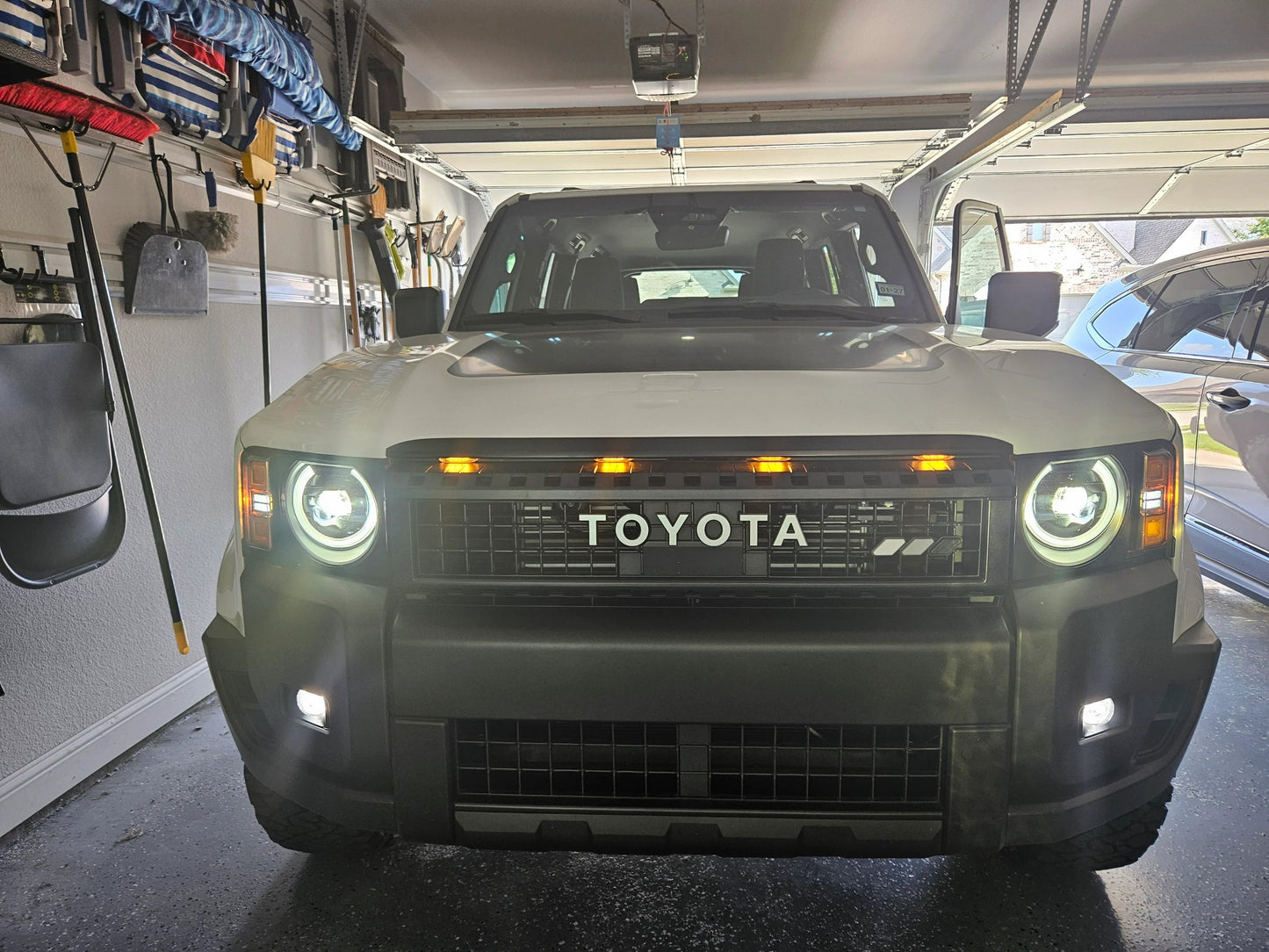 Grille LED Kit (Amber / White) - 2024+ Land Cruiser - sfb24LCGRLED-1-sfb24LCGRLED-2-  DRIVEN - 7