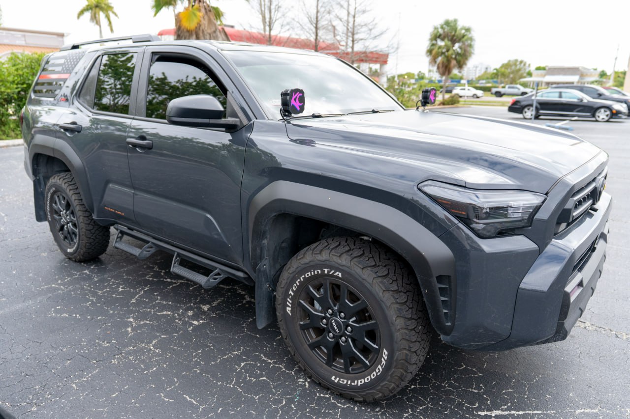SR5 C Pillar Logo Overlays - 2025+ 4Runner SR5 - 254RUN-CP-SR5-RD-254RUN-CP-SR5-WH-254RUN-CP-SR5-MB-254RUN-CP-SR5-GB-254RUN-CP-SR5-BL-  DRIVEN - 2