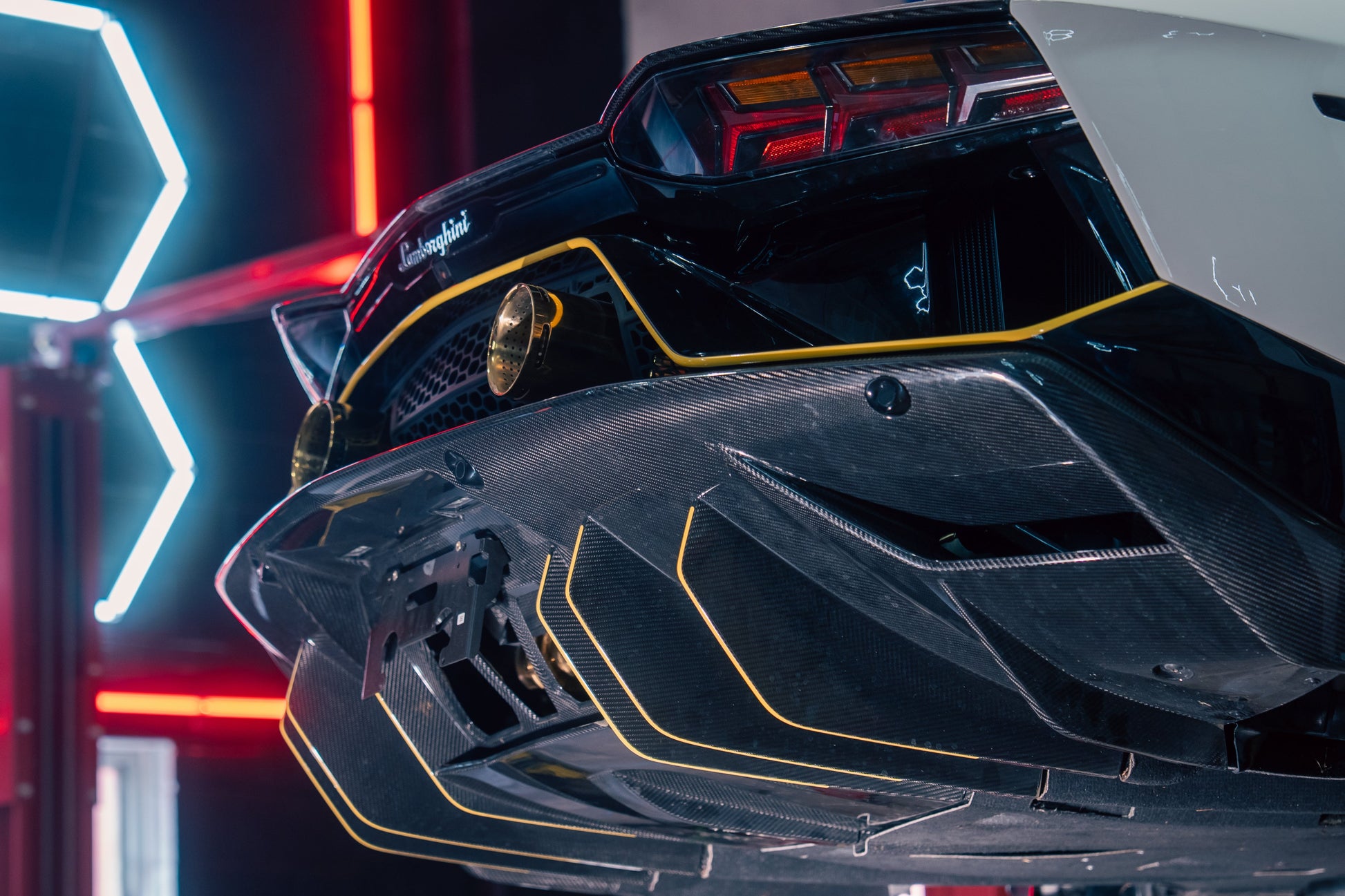 Lamborghini Aventador SVJ/Ultimae Valved Sport Exhaust System - LAM.SVJ.VSES.AG-LAM.SVJ.VSES.FF.AG-LAM.SVJ.F1.AG-LAM.SVJ.F1.FF.AG-  DRIVEN - 23