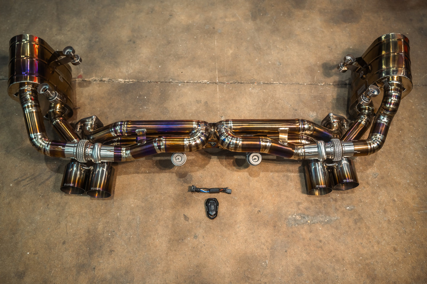 Valvetronic Valved Sport Exhaust System for Porsche 911 Carrera / S / GTS (991.1) - POR.991.CAR.VSES.AG-POR.991.CAR.VSES.TI-POR.991.CAR.VSES.FFH.AG-POR.991.CAR.VSES.FFH.TI-  DRIVEN - 24