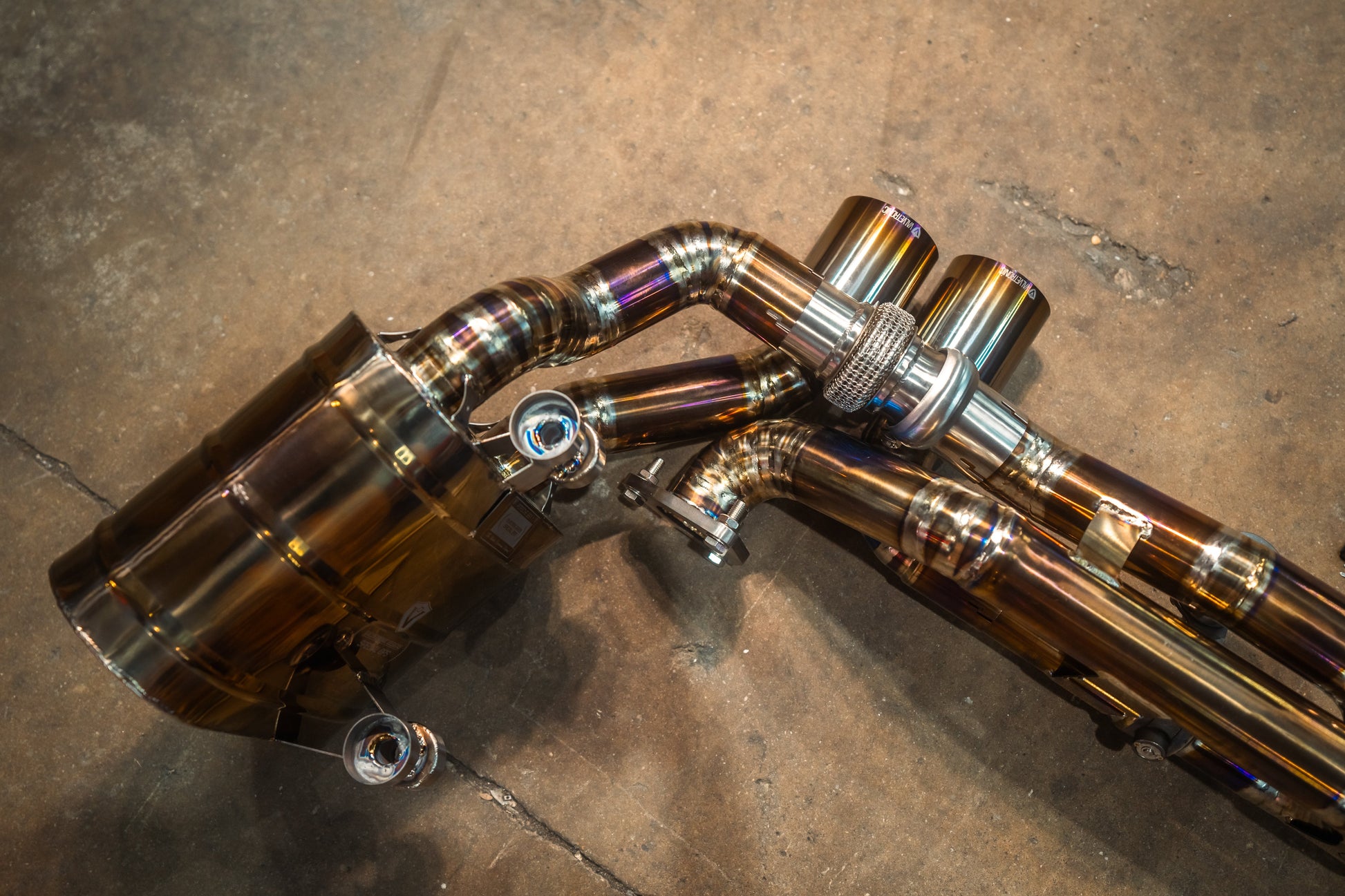 Valvetronic Valved Sport Exhaust System for Porsche 911 Carrera / S / GTS (991.1) - POR.991.CAR.VSES.AG-POR.991.CAR.VSES.TI-POR.991.CAR.VSES.FFH.AG-POR.991.CAR.VSES.FFH.TI-  DRIVEN - 25