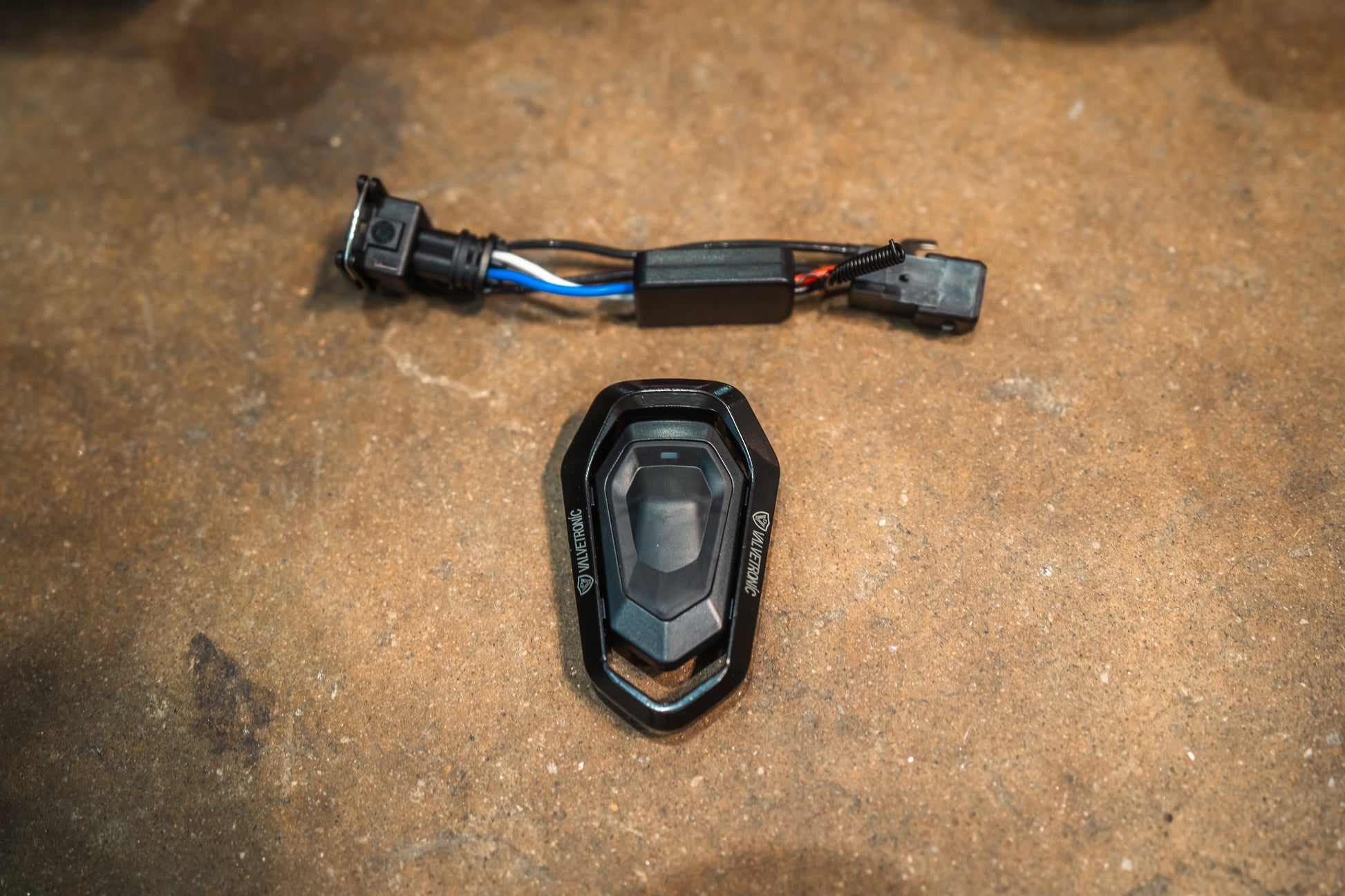 Valvetronic Valved Sport Exhaust System for Porsche 911 Carrera / S / GTS (991.1) - POR.991.CAR.VSES.AG-POR.991.CAR.VSES.TI-POR.991.CAR.VSES.FFH.AG-POR.991.CAR.VSES.FFH.TI-  DRIVEN - 26