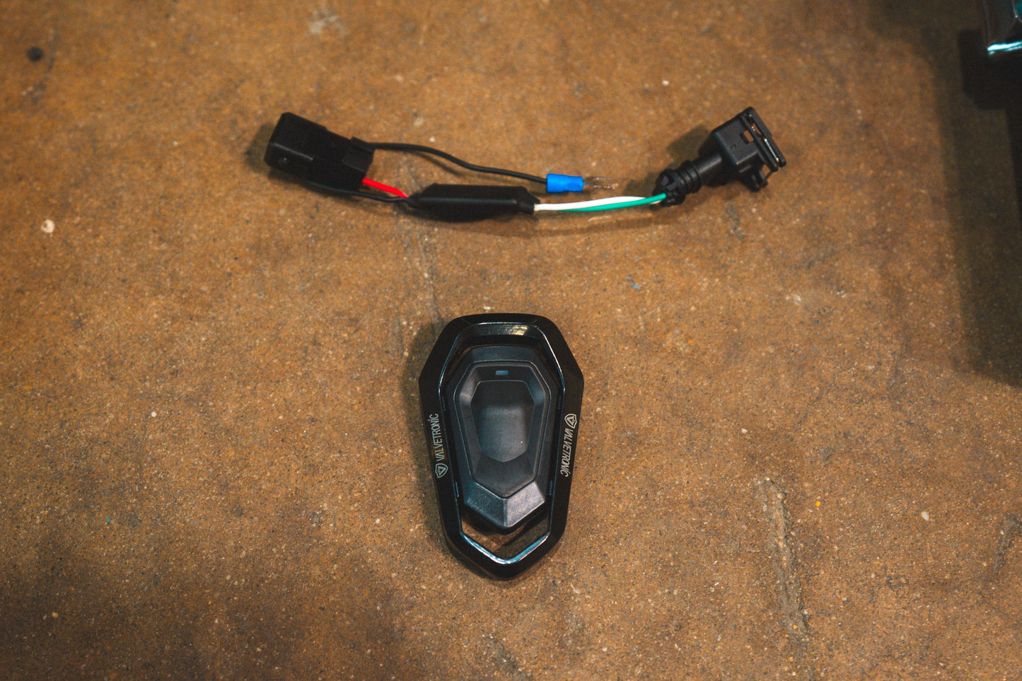 Valvetronic Valved Sport Exhaust System for Porsche 911 Carrera / S / GTS (991.1) - POR.991.CAR.VSES.AG-POR.991.CAR.VSES.TI-POR.991.CAR.VSES.FFH.AG-POR.991.CAR.VSES.FFH.TI-  DRIVEN - 12