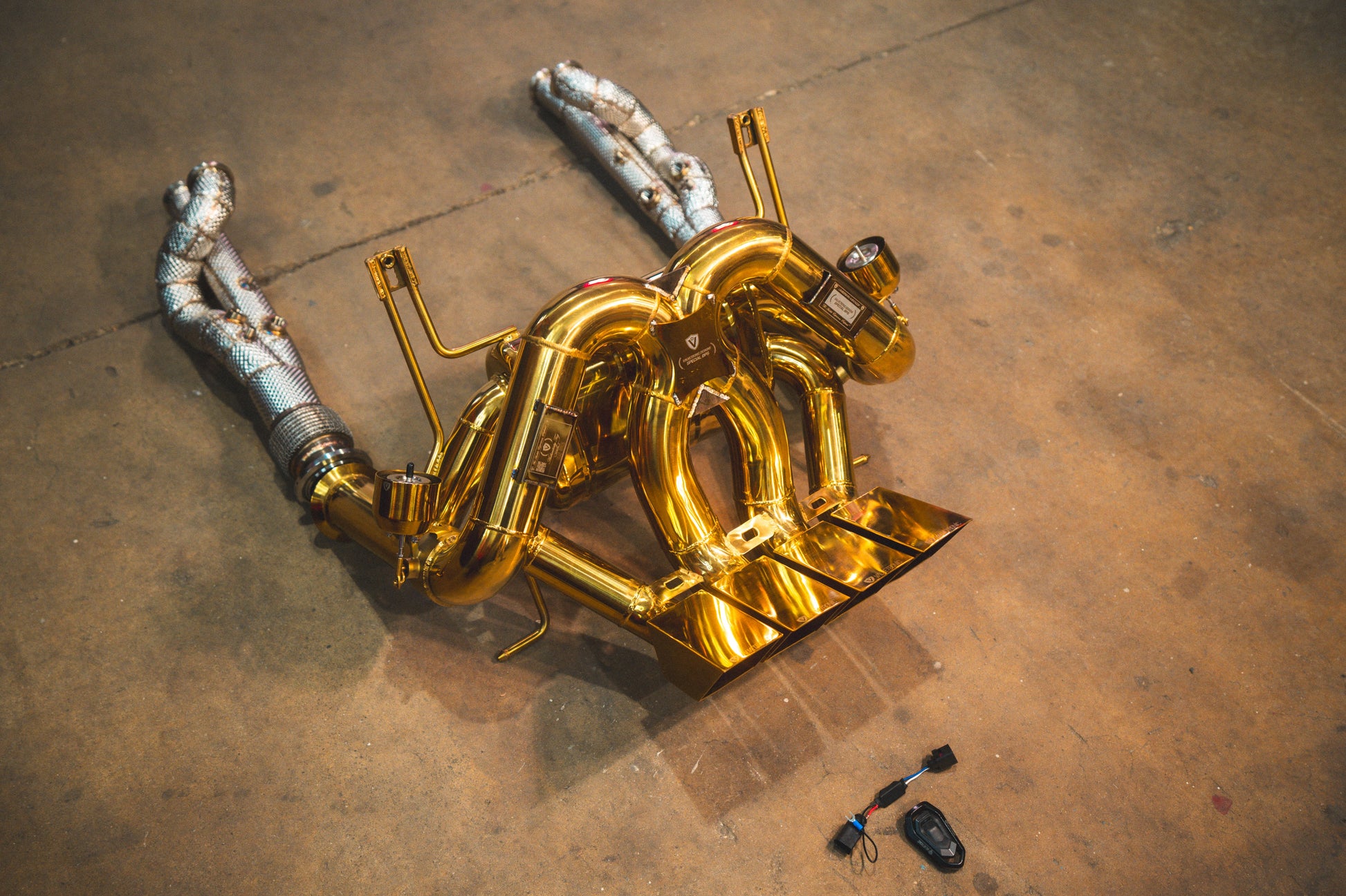 Lamborghini Aventador LP700 / S / SV Valved Sport Exhaust System - LAM.LP700.VSES.AG-LAM.LP700.VSES.TI-LAM.LP700.VSES.FF.AG-LAM.LP700.VSES.FF.TI-LAM.LP740.VSES.AG-  DRIVEN - 2