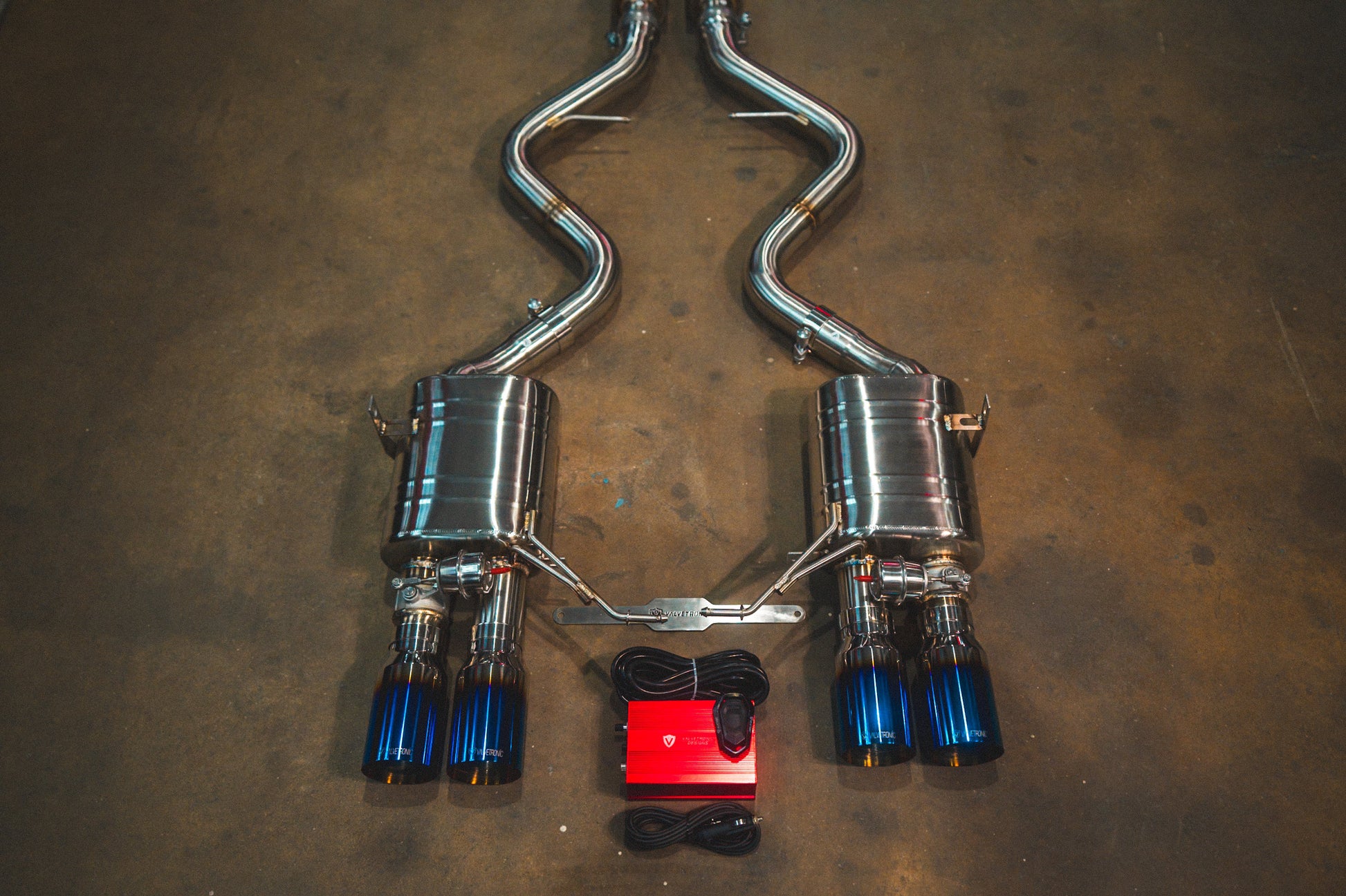 BMW E9x M3 Valved Sport Exhaust System (V2) - BMW.E9X.M3.AXL.BR.BRSH-BMW.E9X.M3.AXL.BR.BRT-BMW.E9X.M3.AXL.BR.BLK-BMW.E9X.M3.AXL.BR.RC-BMW.E9X.M3.AXL.BR.FC-  DRIVEN - 26