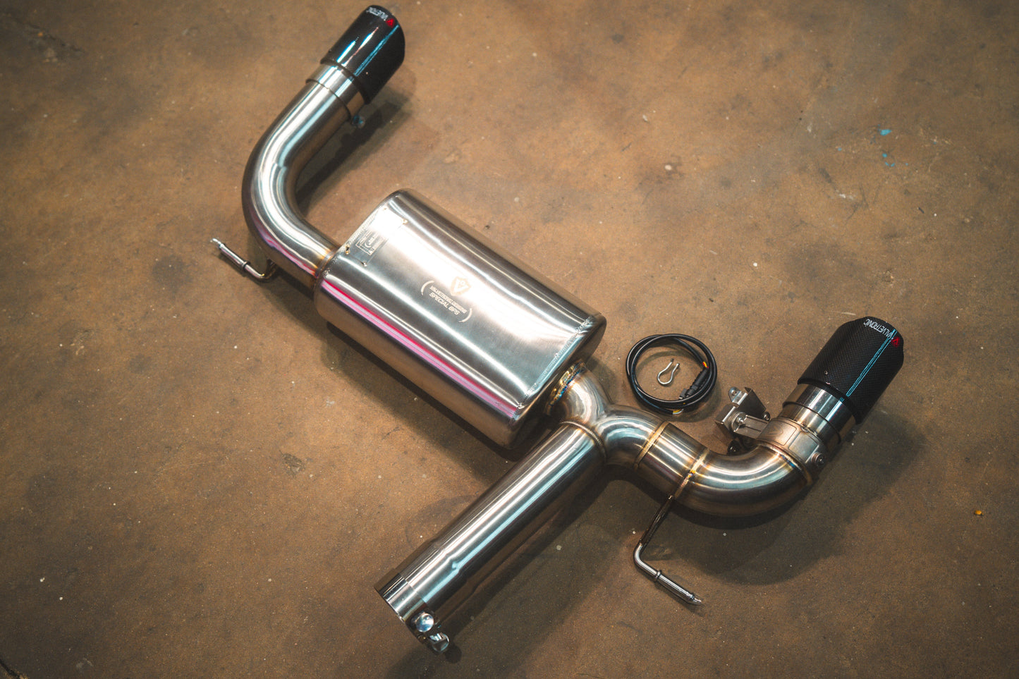 BMW F30 / F22 / F36 / F32 Valved Sport Exhaust System (Axleback) F chassis - BMW.F.VSES.BR.BRSH-BMW.F.VSES.BR.BRT-BMW.F.VSES.BR.BLK-BMW.F.VSES.BR.RC-BMW.F.VSES.BR.FC-  DRIVEN - 3