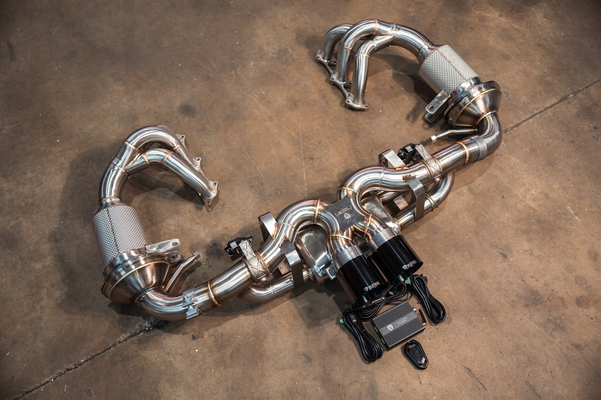 Valvetronic Valved Sport Exhaust System for Porsche 992 GT3/RS - POR.992.GT3.VSES.BR-POR.992.GT3.VSES.TI-POR.992.GT3.VSES.FFH.BR-POR.992.GT3.VSES.FFH.TI-POR.992.GT3.F1.TI-  DRIVEN - 2