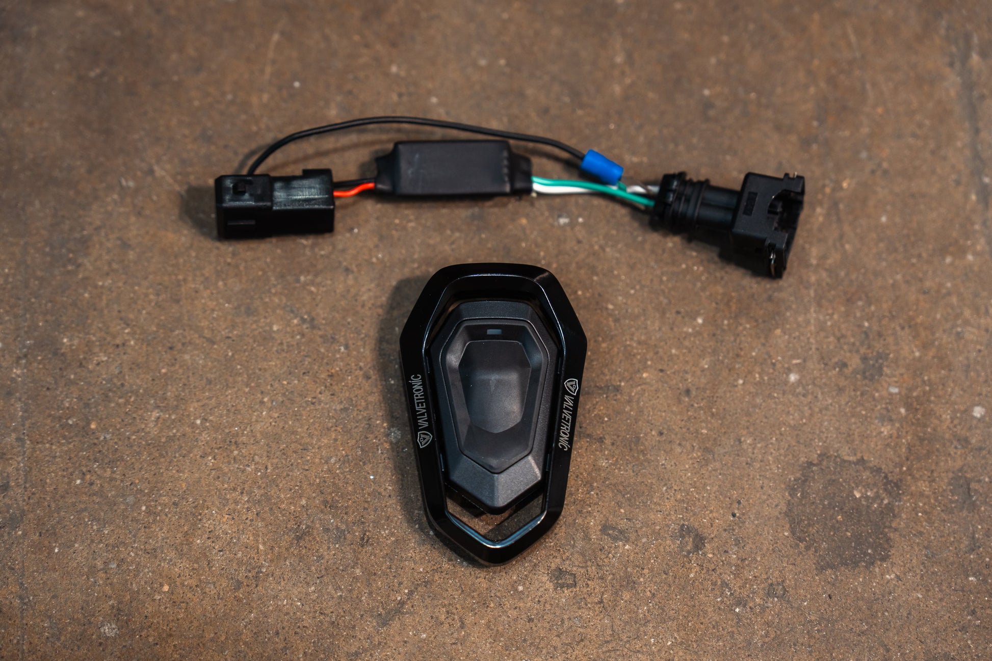 Valvetronic Valved Sport Exhaust System for Porsche GT3/RS 991.1 / 991.2 - POR.991.GT3.VSES.BR-POR.991.GT3.VSES.TI-POR.991.GT3.VSES.FFH.BR-POR.991.GT3.VSES.FFH.TI-  DRIVEN - 16