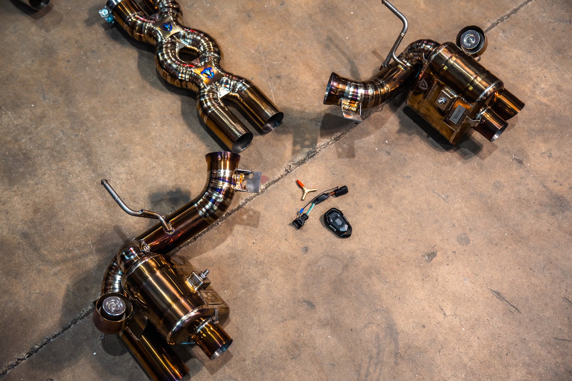 Ferrari F12 / 812 Valved Sport Exhaust System - FER.F12.VSES.TI-FER.F12.VSES.FF.TI-FER.F12OPF.VSES.FF.TI-  DRIVEN - 3