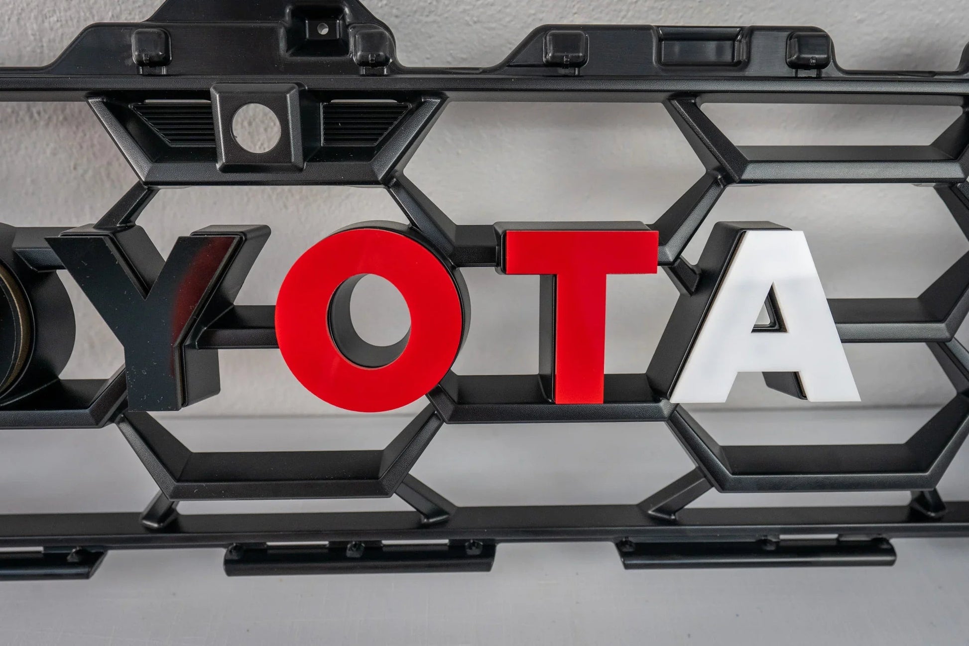 TOYOTA Front Grille Acrylic Emblem Overlays - 2025+ 4Runner TRD Pro / Trailhunter - 254RUNNER-FTPTH-AC-WH-254RUNNER-FTPTH-AC-GB-254RUNNER-FTPTH-AC-MB-254RUNNER-FTPTH-AC-OR-254RUNNER-FTPTH-AC-RD-  DRIVEN - 6