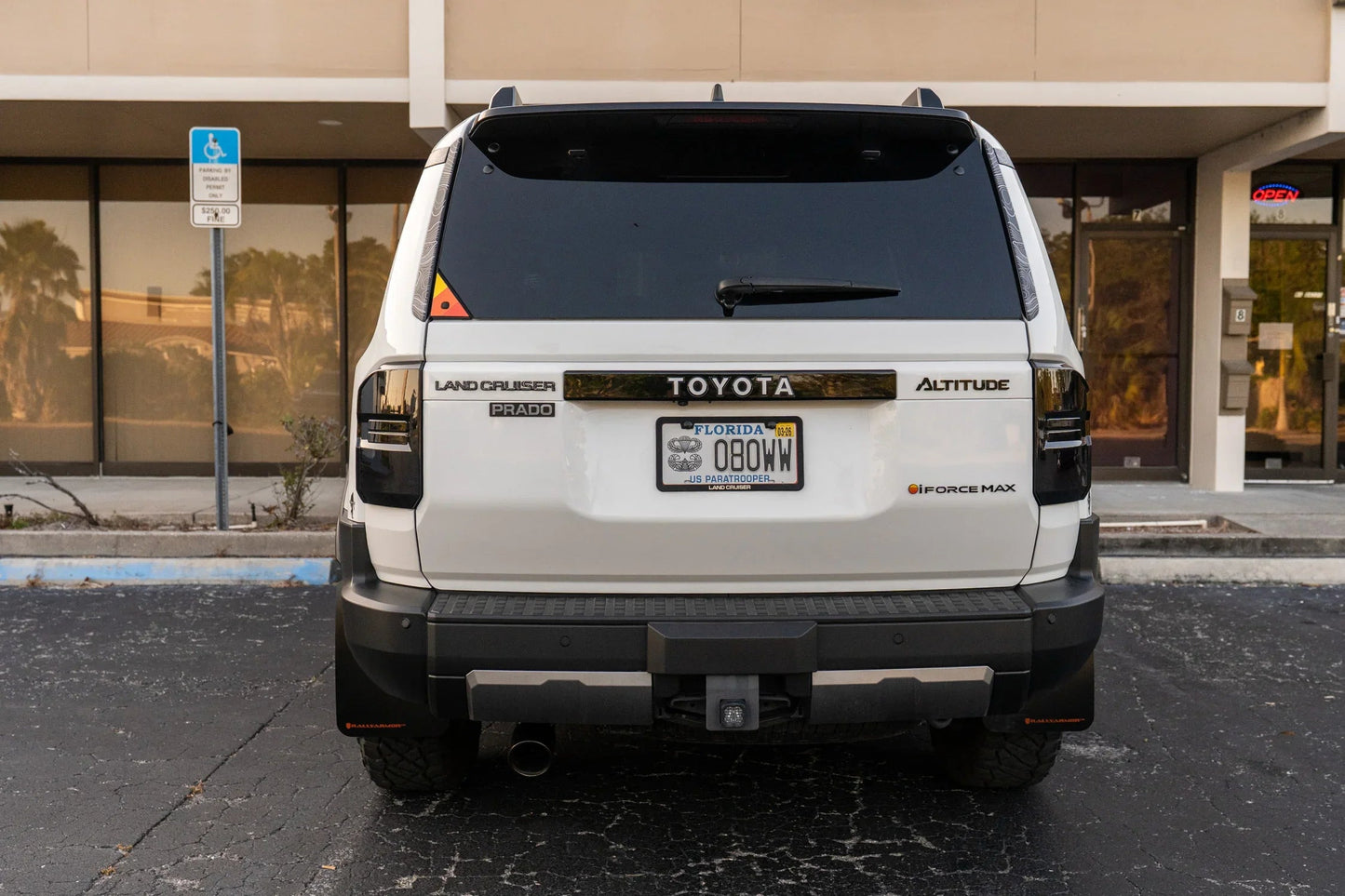 Heritage Rear Glass Button Trim Overlay - 2024+ Land Cruiser / GX 550 - LC250TRI-TBO-LC250TRI-TBB-  DRIVEN - 3