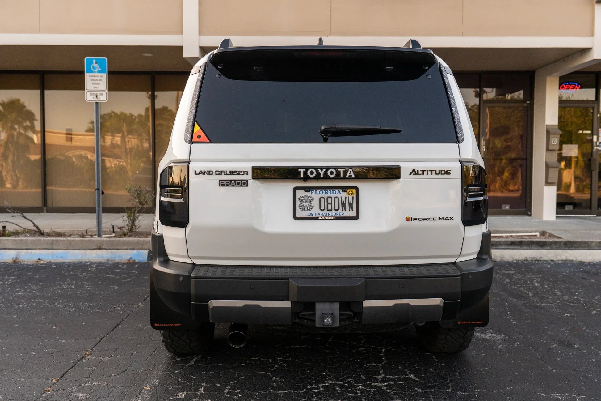 Heritage Rear Glass Button Trim Overlay - 2024+ Land Cruiser / GX 550 - LC250TRI-TBO-LC250TRI-TBB-  DRIVEN - 3