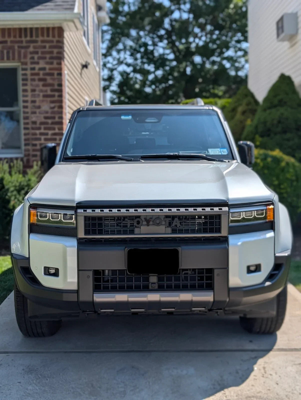 TOYOTA Front Grille Emblem Kit - 2024+ Land Cruiser / 07-14 FJ Cruiser - 24LC250-FG-TOYOTA-WH-24LC250-FG-TOYOTA-GB-24LC250-FG-TOYOTA-MB-24LC250-FG-TOYOTA-BL-24LC250-FG-TOYOTA-GR-  DRIVEN - 7